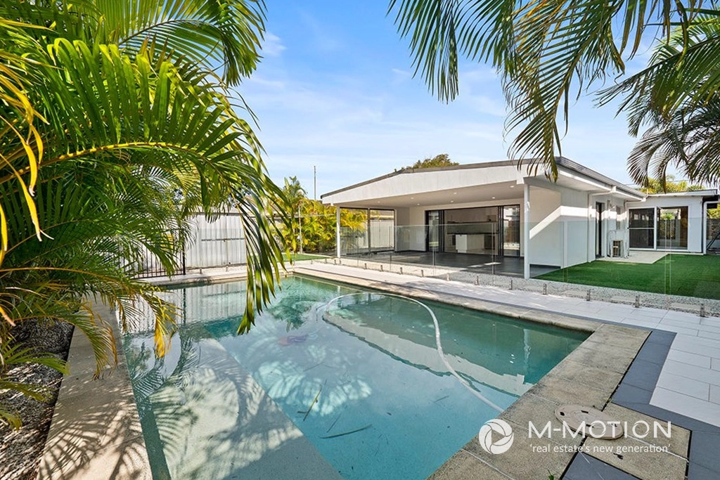 M-Motion Real Estate Agency, 4 Torres Court Burleigh Waters Gold Coast, Lauren Mahon Best Real Estate Agent